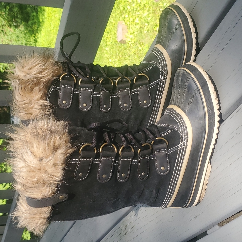 Lace up/fur edged, waterproof "Joan of Arc" Sorels